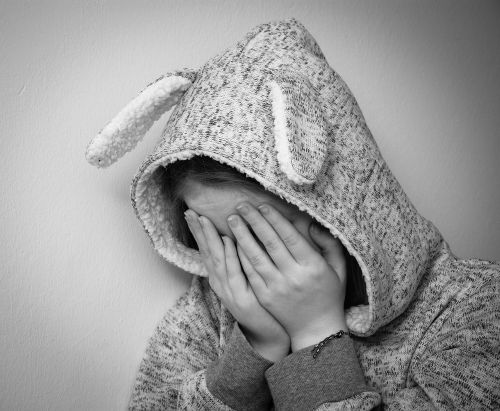 なく女性